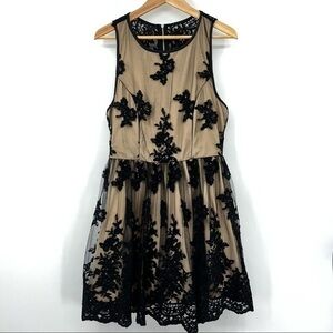 Trixxi Sheer Lace Black Nude Lined Sequins Flattering Back Dress Juniors 11